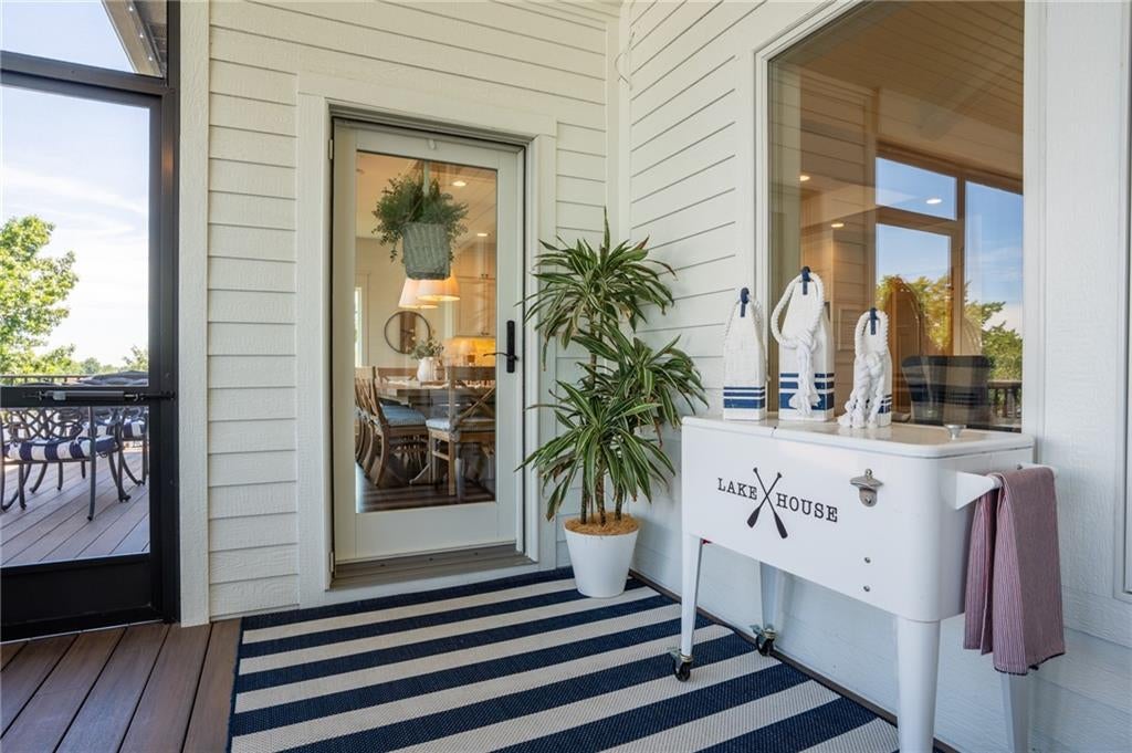 Altamont, Missouri, 64620, United States, 5 Bedrooms Bedrooms, ,5 BathroomsBathrooms,Residential,Active,1880022