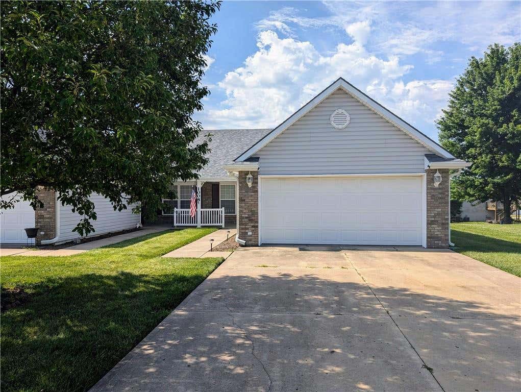 1008 E CHESTNUT CT, SAVANNAH, MO 64485, photo 1 of 24