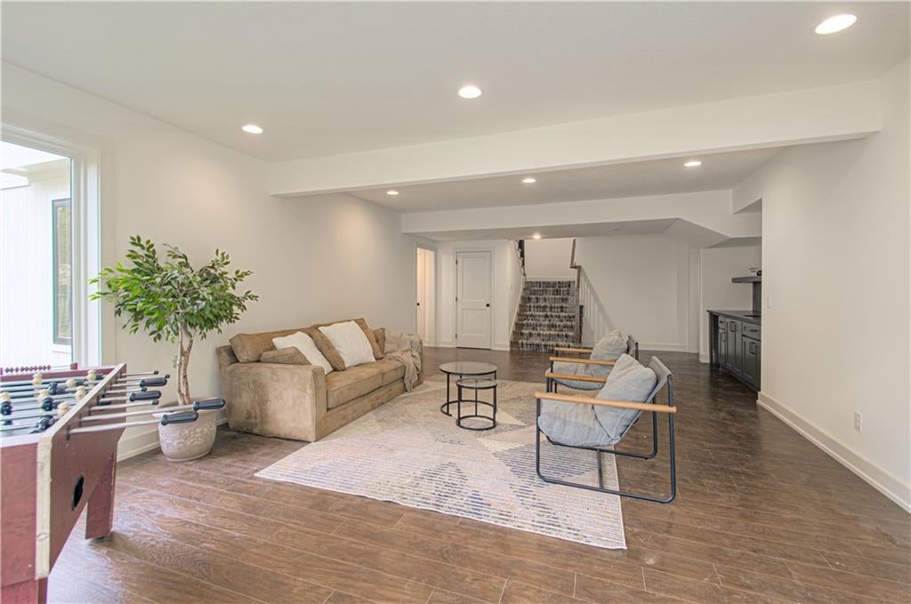 Riverside, Missouri, 64150, United States, 5 Bedrooms Bedrooms, ,3 BathroomsBathrooms,Residential,Active,2007055