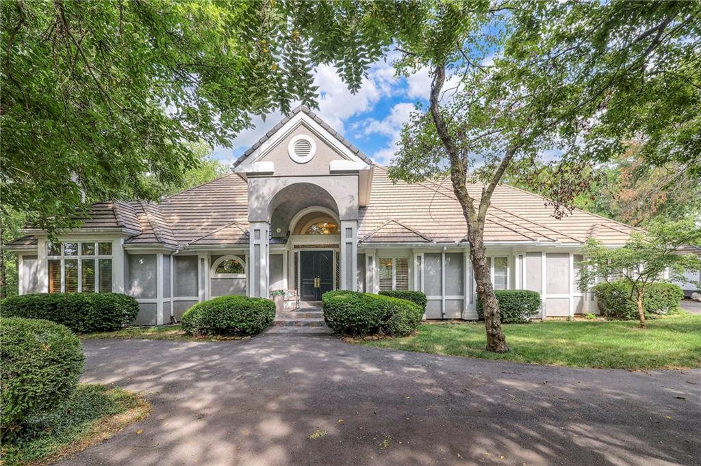 Kansas City, Missouri, 64114, United States, 5 Bedrooms Bedrooms, ,9 BathroomsBathrooms,Residential,Active,1929676