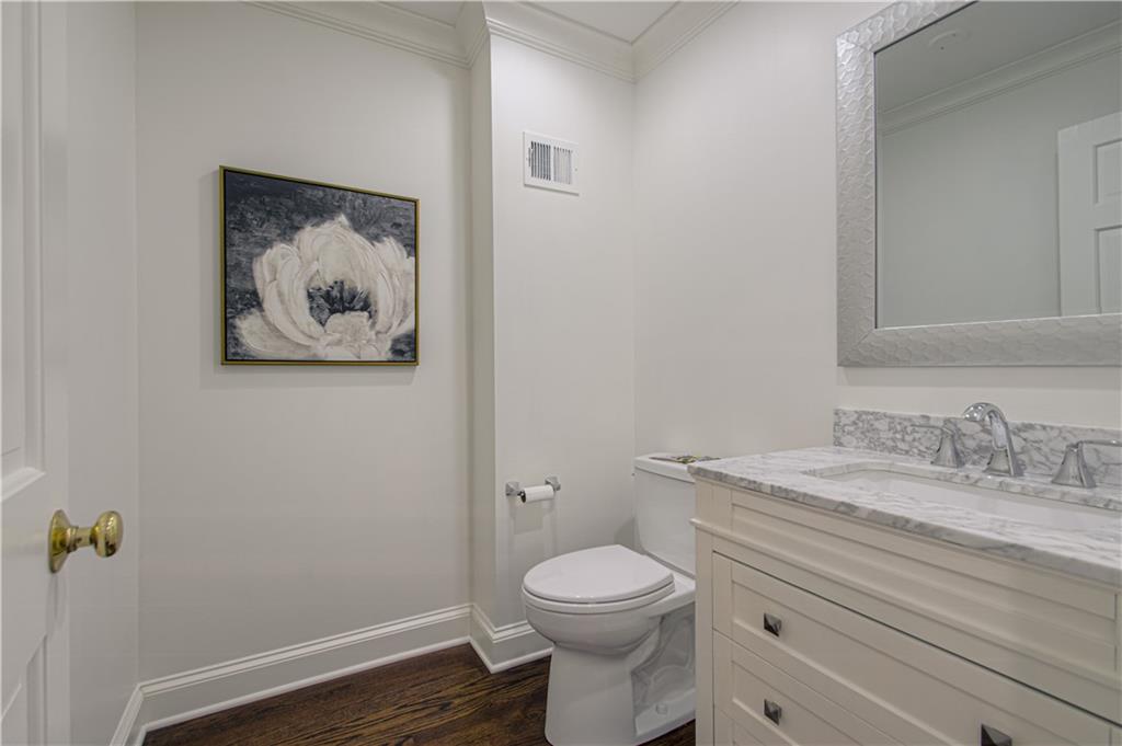 Prairie Village, Kansas, 66208, United States, 4 Bedrooms Bedrooms, ,4 BathroomsBathrooms,Residential,Active,1944109