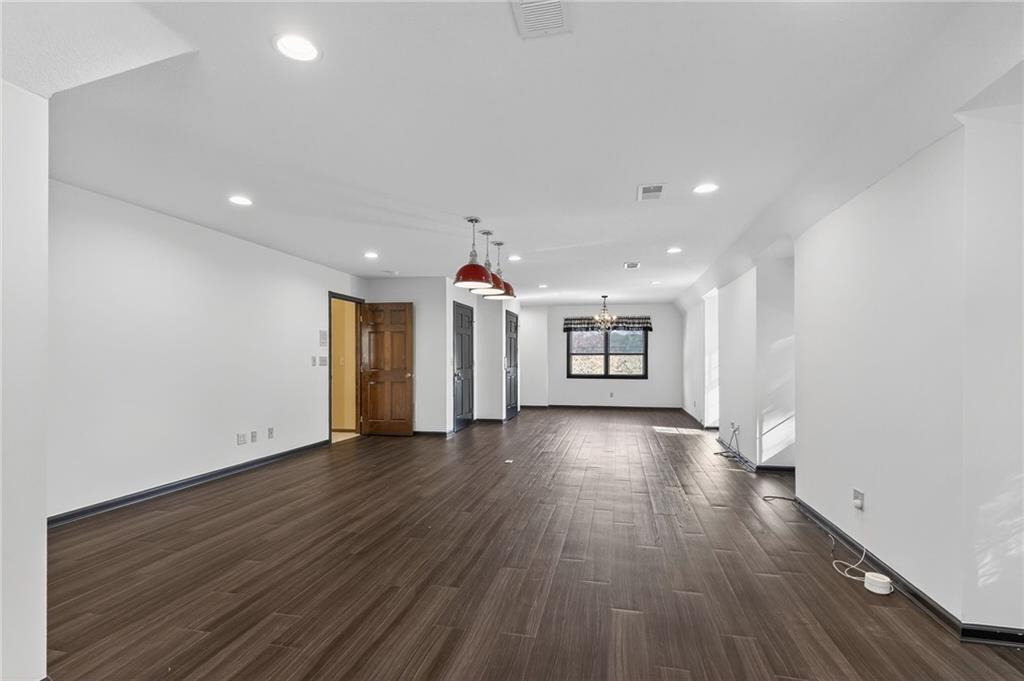 Liberty, Missouri, 64068, United States, 4 Bedrooms Bedrooms, ,7 BathroomsBathrooms,Residential,Active,1987271