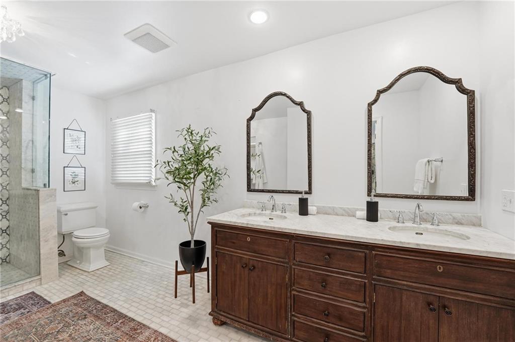 Kansas City, Missouri, 64113, United States, 3 Bedrooms Bedrooms, ,3 BathroomsBathrooms,Residential,Active,1987240