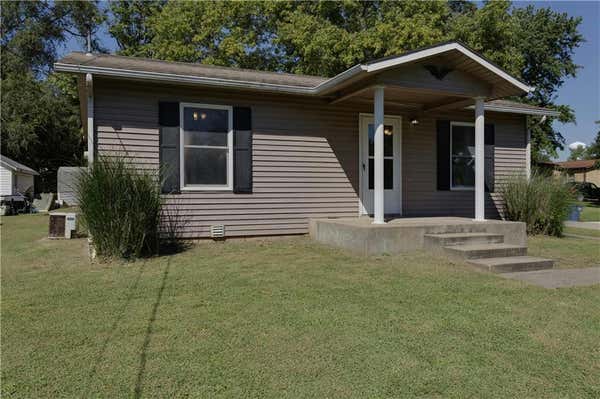 302 DELAWARE ST, OSKALOOSA, KS 66066 - Image 1