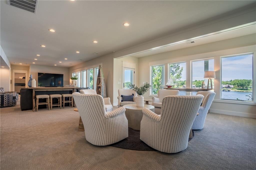 Altamont, Missouri, 64620, United States, 5 Bedrooms Bedrooms, ,5 BathroomsBathrooms,Residential,Active,1880022