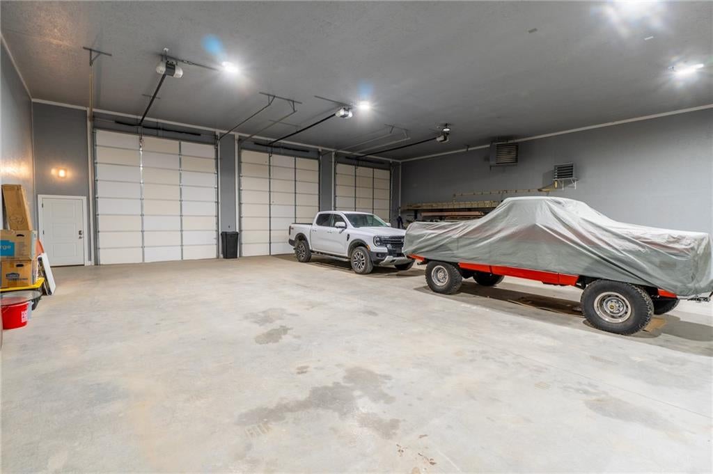 Cameron, Missouri, 64429, United States, 3 Bedrooms Bedrooms, ,3 BathroomsBathrooms,Residential,Active,1764473