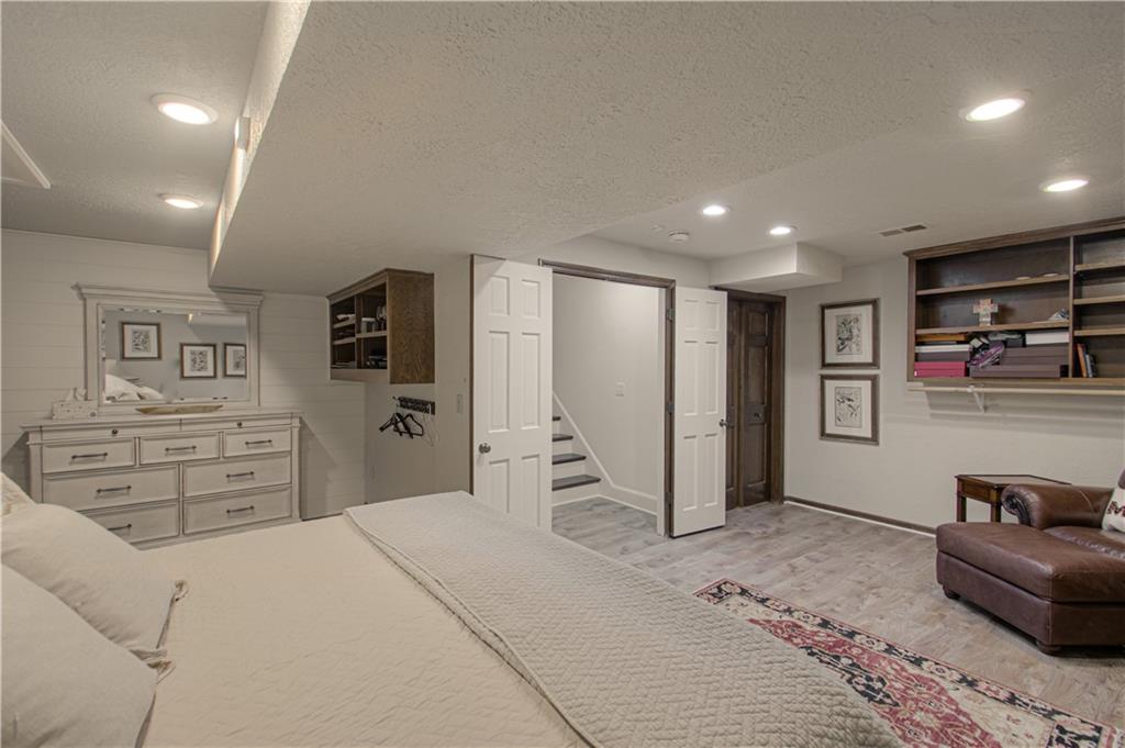 Prairie Village, Kansas, 66208, United States, 4 Bedrooms Bedrooms, ,4 BathroomsBathrooms,Residential,Active,1944109