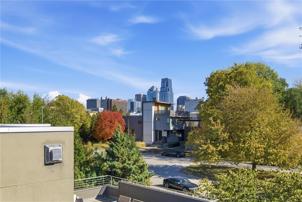 Kansas City, Missouri, 64108, United States, 2 Bedrooms Bedrooms, ,3 BathroomsBathrooms,Residential,Active,1988723