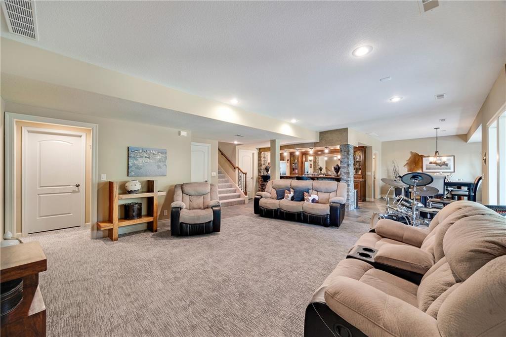 Loch Lloyd, Missouri, 64012, United States, 3 Bedrooms Bedrooms, ,4 BathroomsBathrooms,Residential,Active,1929453