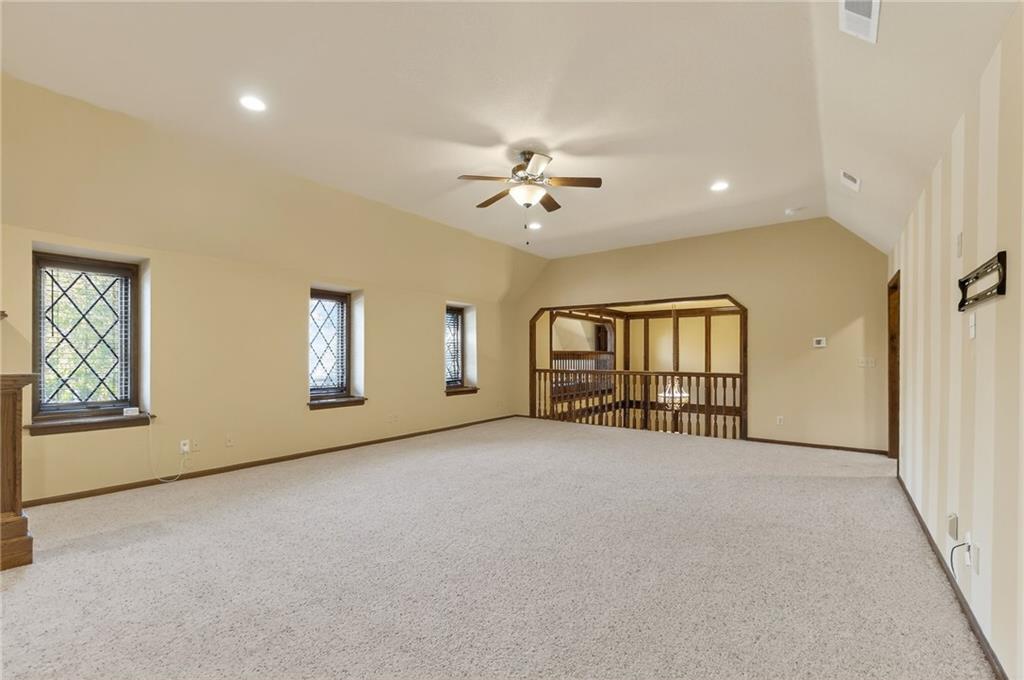 Liberty, Missouri, 64068, United States, 4 Bedrooms Bedrooms, ,7 BathroomsBathrooms,Residential,Active,1987271