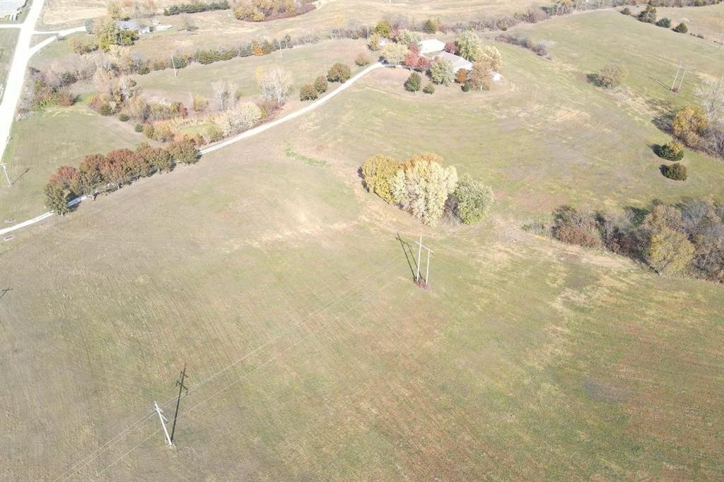 Weston, Missouri, 64098, United States, 4 Bedrooms Bedrooms, ,3 BathroomsBathrooms,Residential,Active,1989765