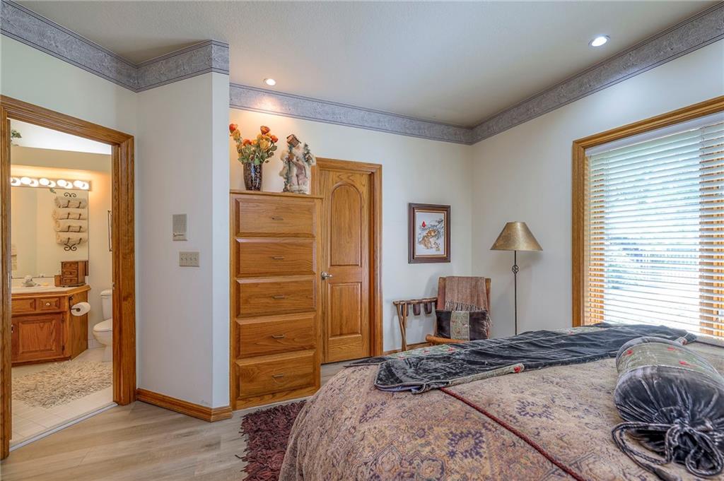 Kansas City, Missouri, 64114, United States, 5 Bedrooms Bedrooms, ,9 BathroomsBathrooms,Residential,Active,1929676