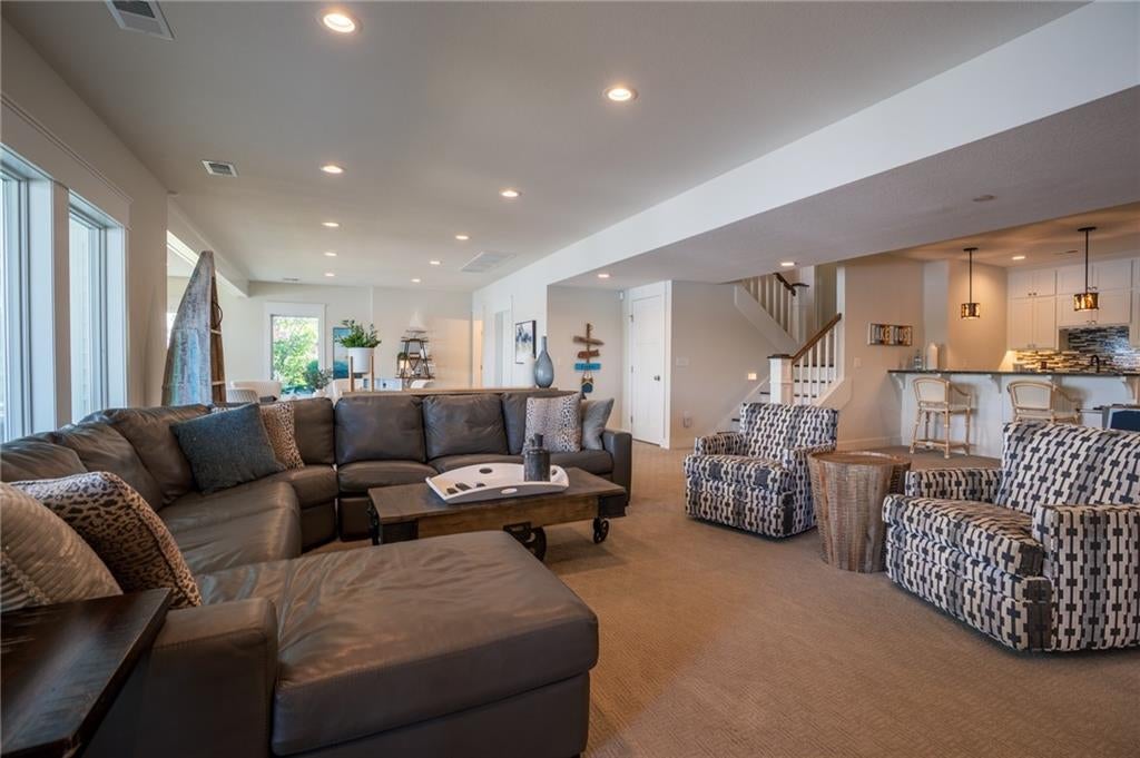 Altamont, Missouri, 64620, United States, 5 Bedrooms Bedrooms, ,5 BathroomsBathrooms,Residential,Active,1880022