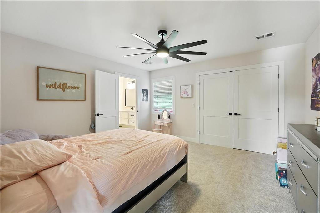 Liberty, Missouri, 64068, United States, 6 Bedrooms Bedrooms, ,5 BathroomsBathrooms,Residential,Active,1922515