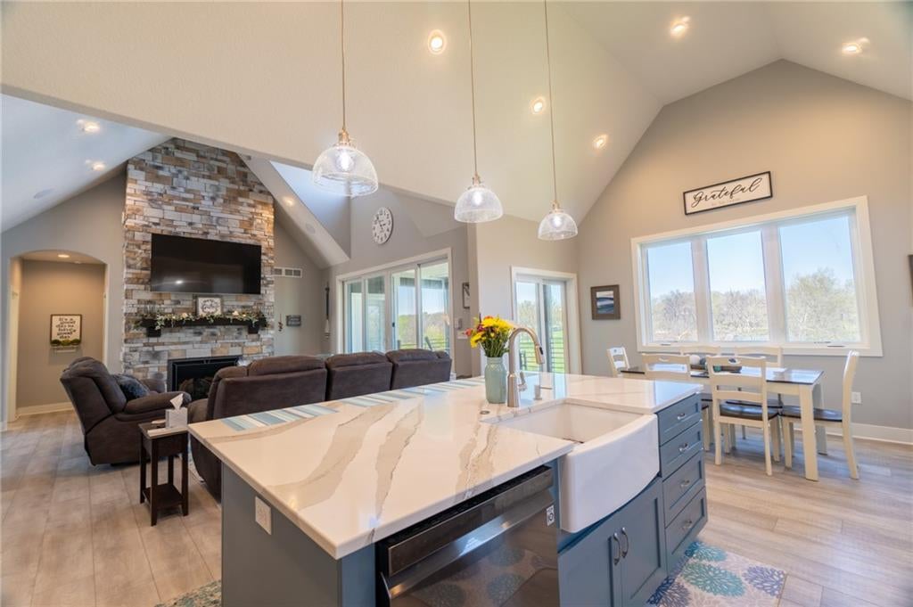 Altamont, Missouri, 64620, United States, 4 Bedrooms Bedrooms, ,4 BathroomsBathrooms,Residential,Active,1774004