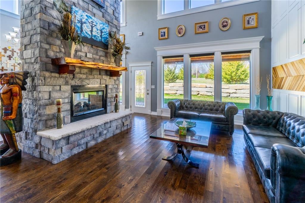 Cameron, Missouri, 64429, United States, 3 Bedrooms Bedrooms, ,3 BathroomsBathrooms,Residential,Active,1764473
