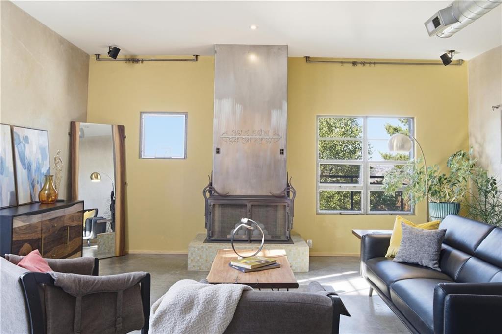 Kansas City, Missouri, 64108, United States, 2 Bedrooms Bedrooms, ,3 BathroomsBathrooms,Residential,Active,1988723