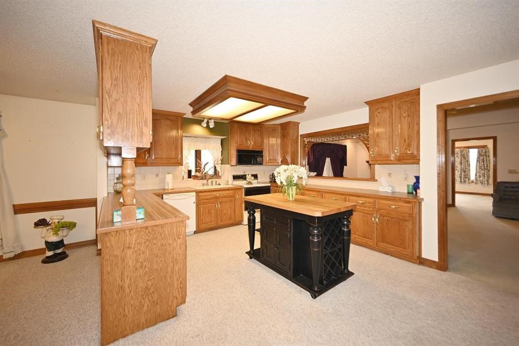 Weston, Missouri, 64098, United States, 4 Bedrooms Bedrooms, ,3 BathroomsBathrooms,Residential,Active,1989765