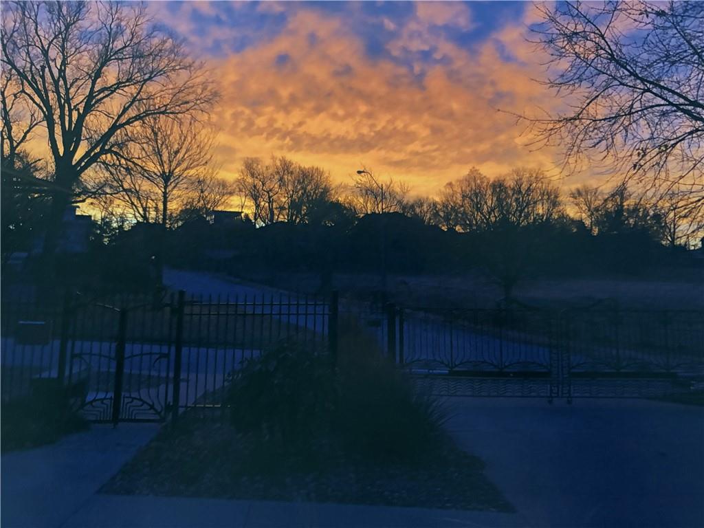 Kansas City, Missouri, 64108, United States, 2 Bedrooms Bedrooms, ,3 BathroomsBathrooms,Residential,Active,1988723