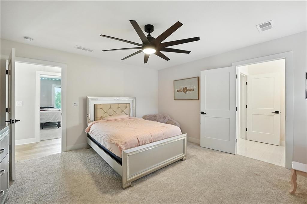 Liberty, Missouri, 64068, United States, 6 Bedrooms Bedrooms, ,5 BathroomsBathrooms,Residential,Active,1922515