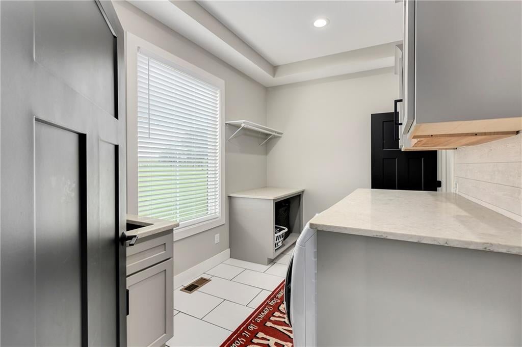 Odessa, Missouri, 64076, United States, 4 Bedrooms Bedrooms, ,4 BathroomsBathrooms,Residential,Active,1914840