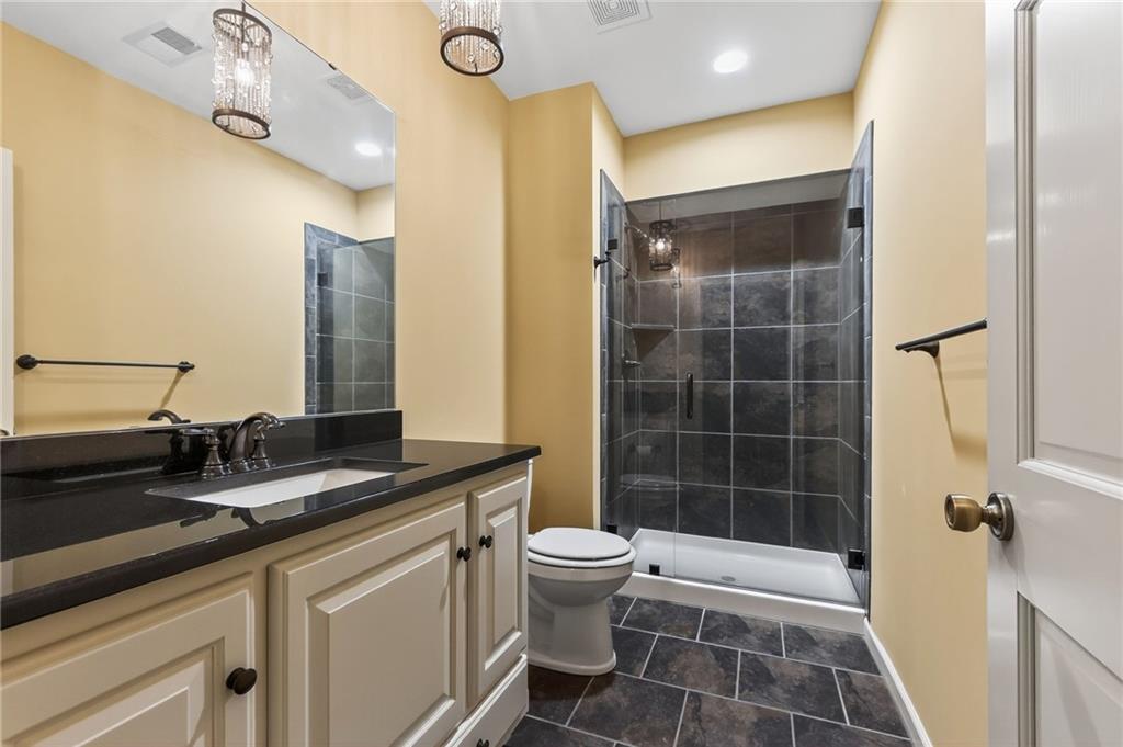 Liberty, Missouri, 64068, United States, 4 Bedrooms Bedrooms, ,7 BathroomsBathrooms,Residential,Active,1987271