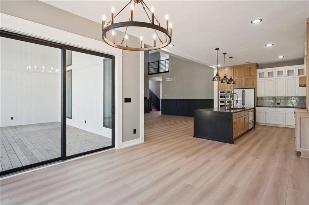 Riverside, Missouri, 64150, United States, 7 Bedrooms Bedrooms, ,6 BathroomsBathrooms,Residential,Active,1960175