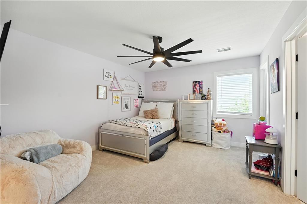 Liberty, Missouri, 64068, United States, 6 Bedrooms Bedrooms, ,5 BathroomsBathrooms,Residential,Active,1922515