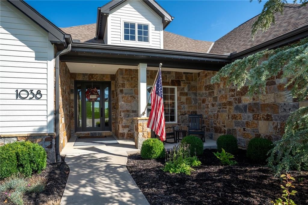 Altamont, Missouri, 64620, United States, 5 Bedrooms Bedrooms, ,5 BathroomsBathrooms,Residential,Active,1880022