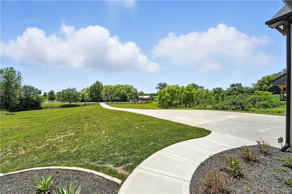 Liberty, Missouri, 64068, United States, 6 Bedrooms Bedrooms, ,5 BathroomsBathrooms,Residential,Active,1922515