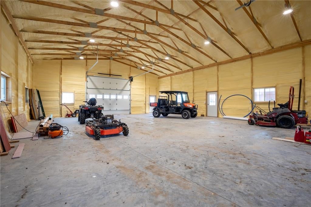 Gallatin, Missouri, 64640, United States, 5 Bedrooms Bedrooms, ,5 BathroomsBathrooms,Residential,Active,1953380