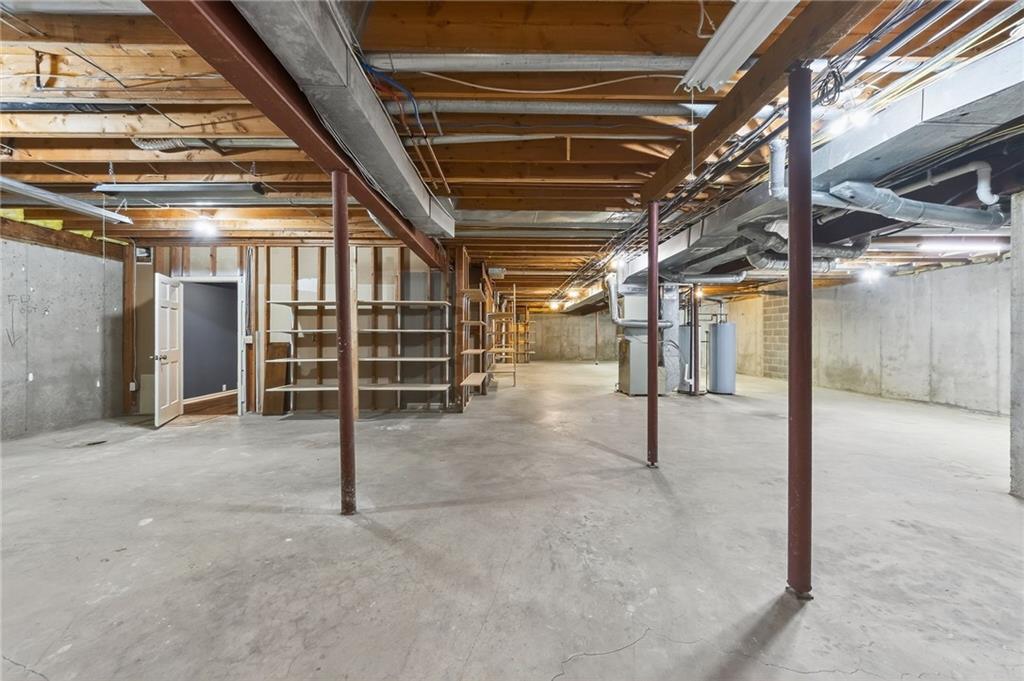 Liberty, Missouri, 64068, United States, 4 Bedrooms Bedrooms, ,7 BathroomsBathrooms,Residential,Active,1987271