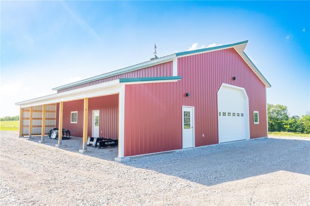 Gallatin, Missouri, 64640, United States, 5 Bedrooms Bedrooms, ,5 BathroomsBathrooms,Residential,Active,1953380