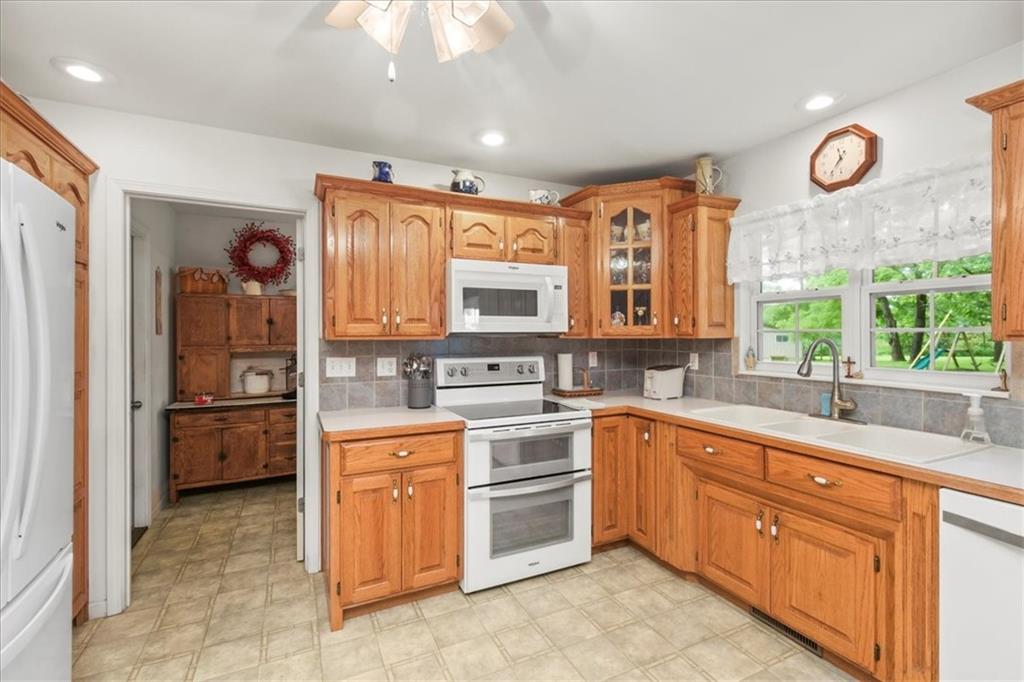 Macks Creek, Missouri, 65786, United States, 3 Bedrooms Bedrooms, ,3 BathroomsBathrooms,Residential,Active,1893234