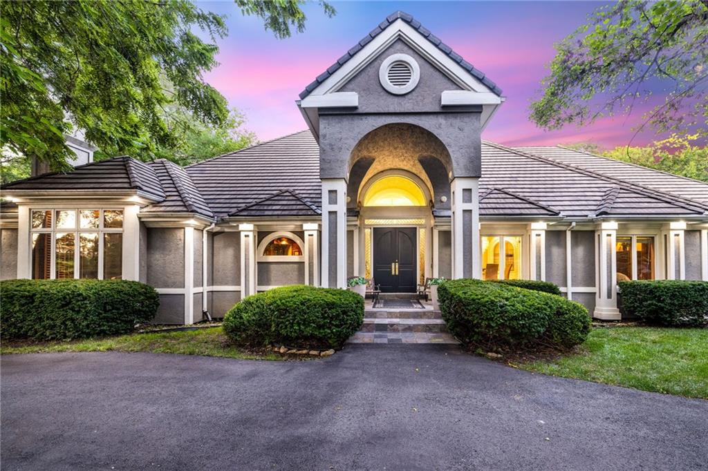 Kansas City, Missouri, 64114, United States, 5 Bedrooms Bedrooms, ,9 BathroomsBathrooms,Residential,Active,1929676