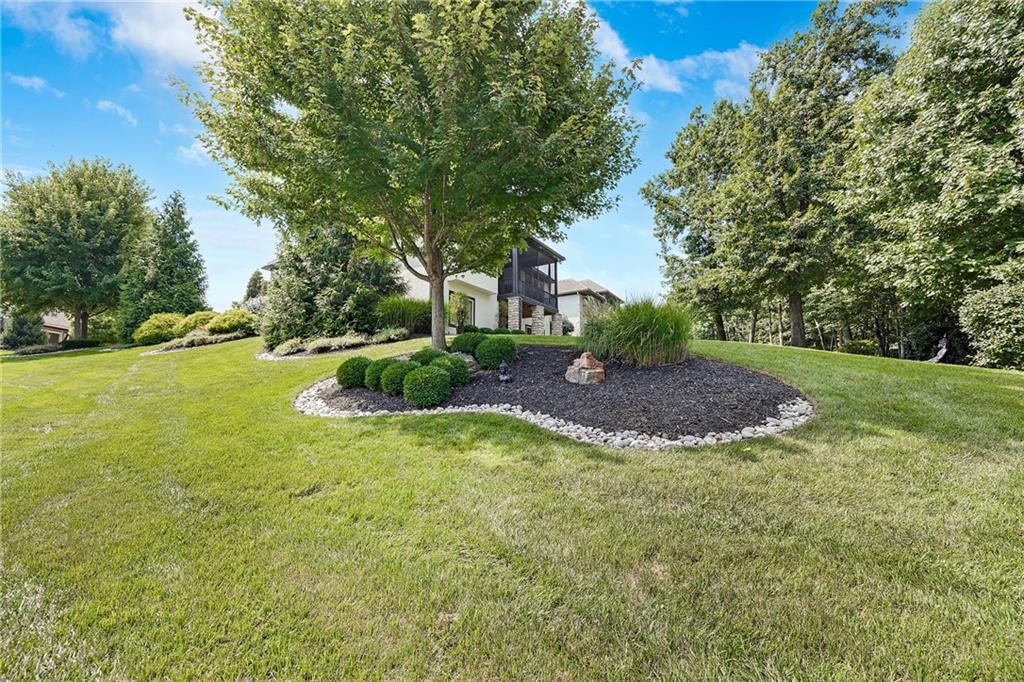 Loch Lloyd, Missouri, 64012, United States, 3 Bedrooms Bedrooms, ,4 BathroomsBathrooms,Residential,Active,1929453