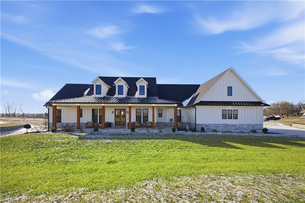 St Joseph, Missouri, 64507, United States, 5 Bedrooms Bedrooms, ,5 BathroomsBathrooms,Residential,Active,2007340