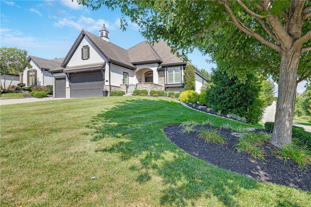 Loch Lloyd, Missouri, 64012, United States, 3 Bedrooms Bedrooms, ,4 BathroomsBathrooms,Residential,Active,1929453