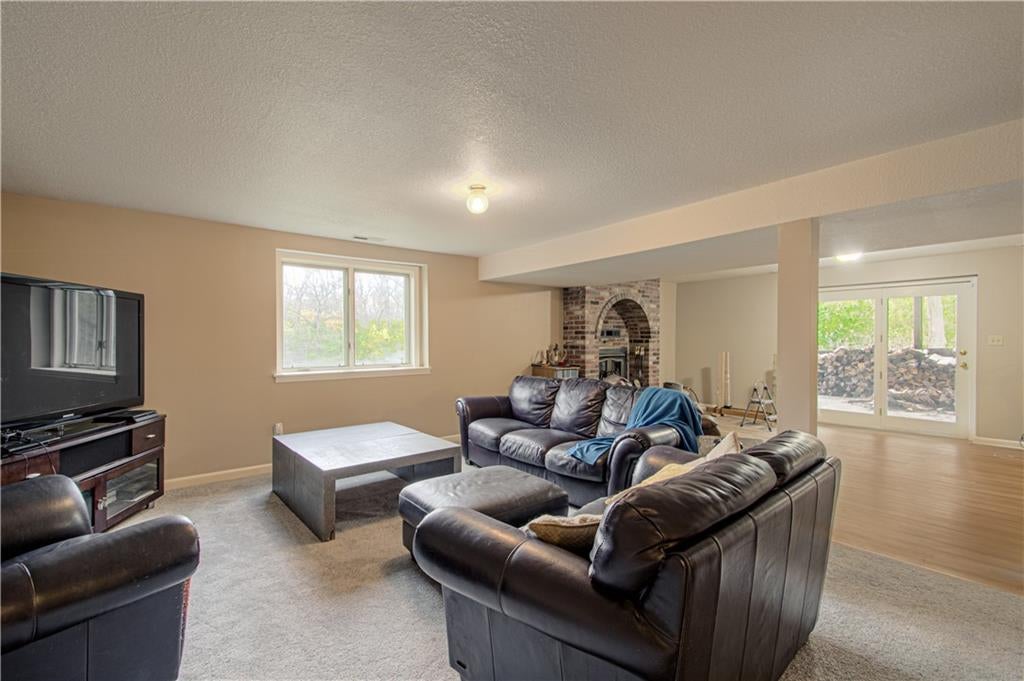 Lee'S Summit, Missouri, 64086, United States, 4 Bedrooms Bedrooms, ,4 BathroomsBathrooms,Residential,Active,1993632