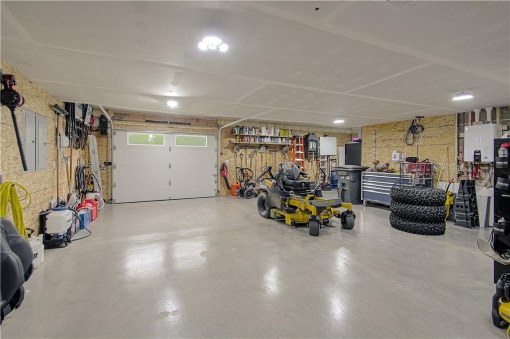 Kearney, Missouri, 64060, United States, 4 Bedrooms Bedrooms, ,3 BathroomsBathrooms,Residential,Active,1927650