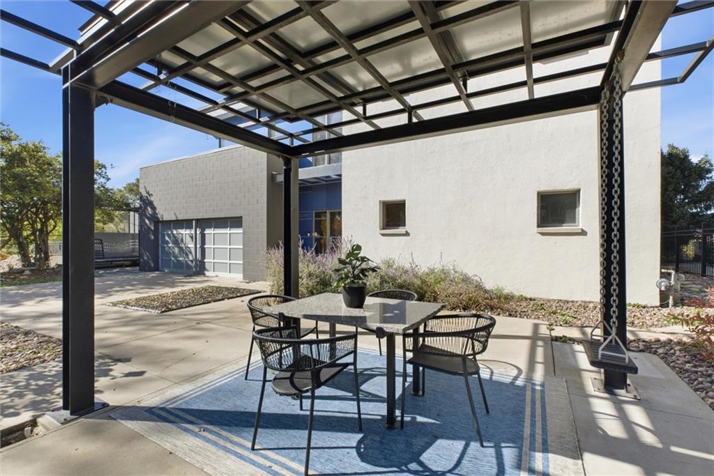 Kansas City, Missouri, 64108, United States, 2 Bedrooms Bedrooms, ,3 BathroomsBathrooms,Residential,Active,1988723