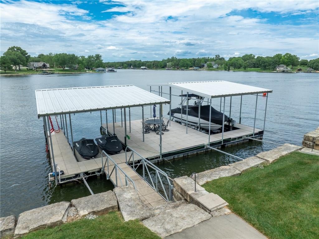 Altamont, Missouri, 64620, United States, 5 Bedrooms Bedrooms, ,5 BathroomsBathrooms,Residential,Active,1880022