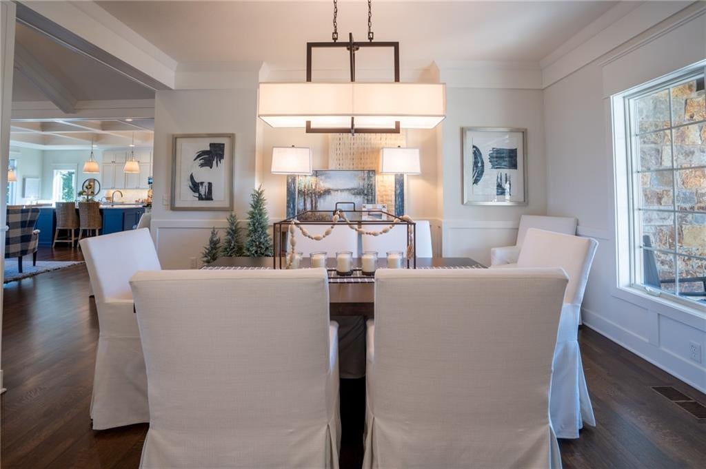 Altamont, Missouri, 64620, United States, 5 Bedrooms Bedrooms, ,5 BathroomsBathrooms,Residential,Active,1880022