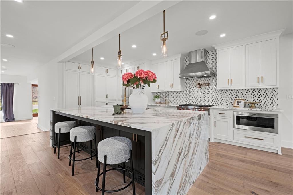 Kansas City, Missouri, 64112, United States, 4 Bedrooms Bedrooms, ,4 BathroomsBathrooms,Residential,Active,1748721