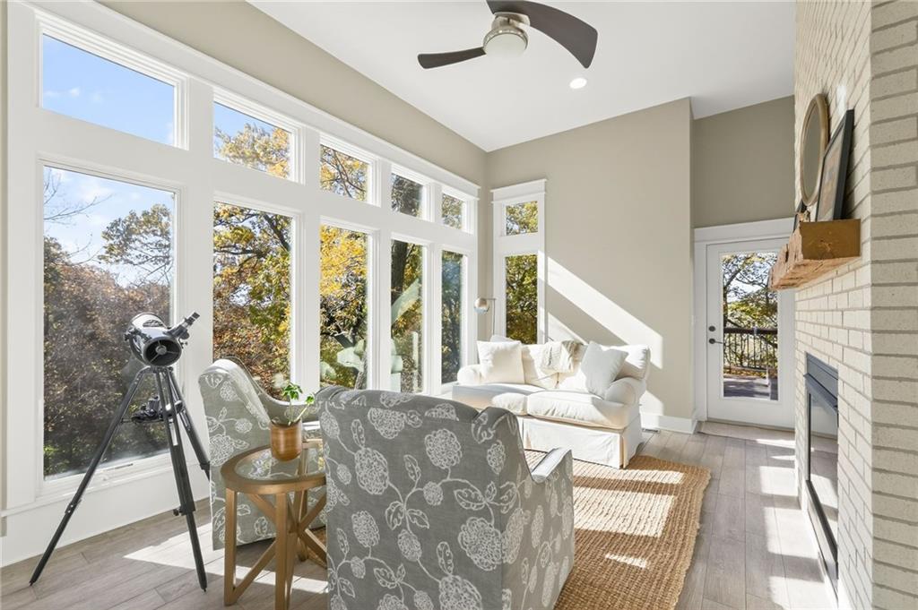 Parkville, Missouri, 64152, United States, 4 Bedrooms Bedrooms, ,5 BathroomsBathrooms,Residential,Active,1987258