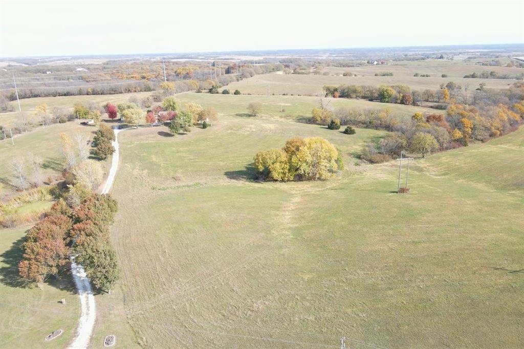 Weston, Missouri, 64098, United States, 4 Bedrooms Bedrooms, ,3 BathroomsBathrooms,Residential,Active,1989765