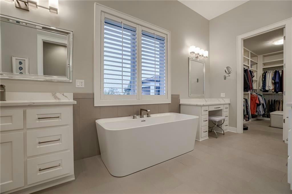 Riverside, Missouri, 64150, United States, 5 Bedrooms Bedrooms, ,5 BathroomsBathrooms,Residential,Active,1710739