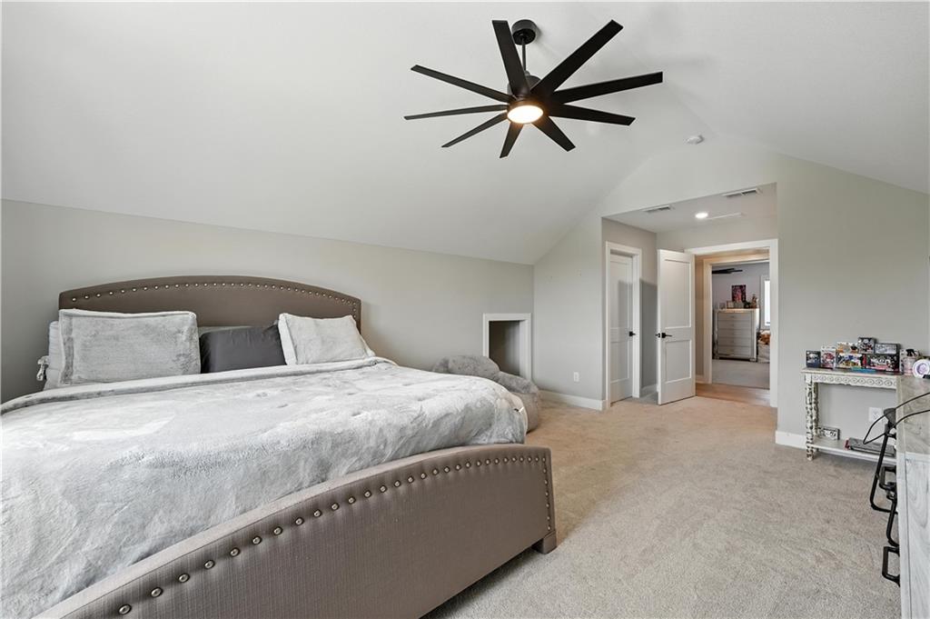 Liberty, Missouri, 64068, United States, 6 Bedrooms Bedrooms, ,5 BathroomsBathrooms,Residential,Active,1922515