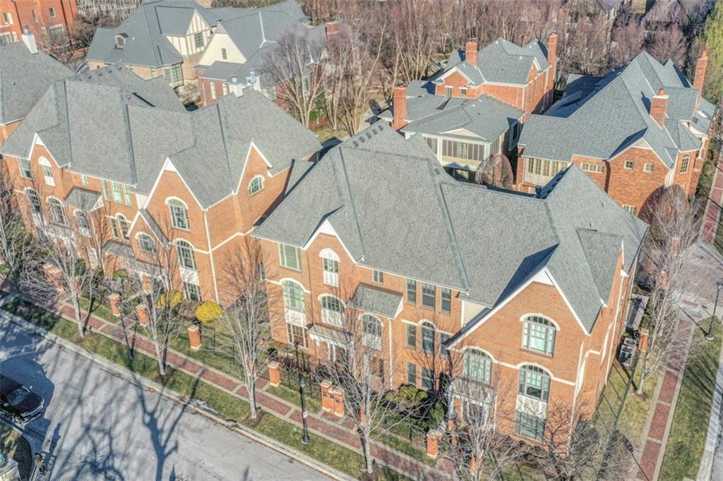 Kansas City, Missouri, 64112, United States, 3 Bedrooms Bedrooms, ,3 BathroomsBathrooms,Residential,Active,1922740