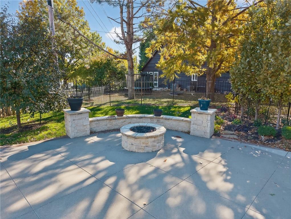 Liberty, Missouri, 64068, United States, 4 Bedrooms Bedrooms, ,7 BathroomsBathrooms,Residential,Active,1987271